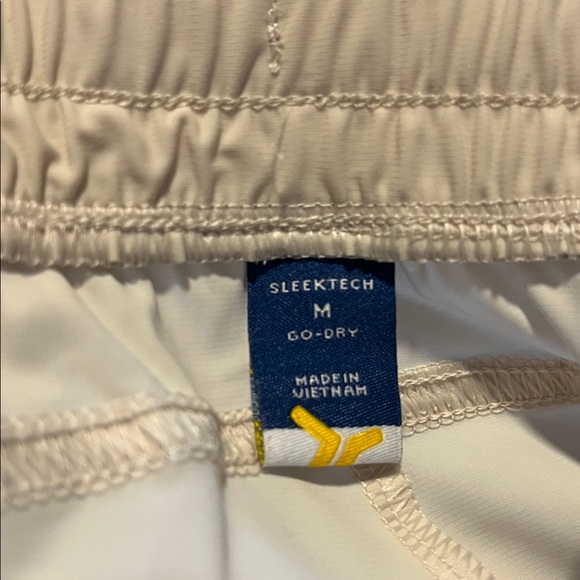 Old Navy High-Waisted Sleektech Joggers in Wishbone - Picture 5 of 6